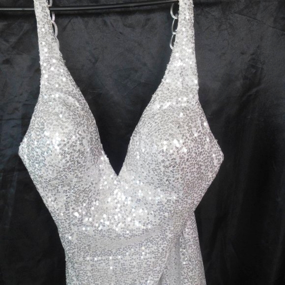 PENDING SALE 🌙 NIGHTMOVES Woman's size 10 Silver sequin formal mini dress - Picture 2 of 16